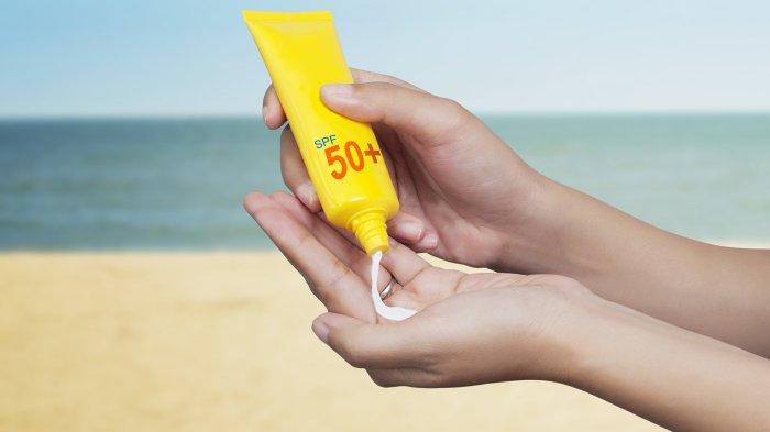 Pengaplikasian sunscreen setiap hari sangat penting agar kulit terhindar dari berbagai masalah.