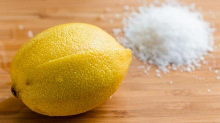 Ilustrasi lemon untuk  bantu atasi masalah bau tak sedap.