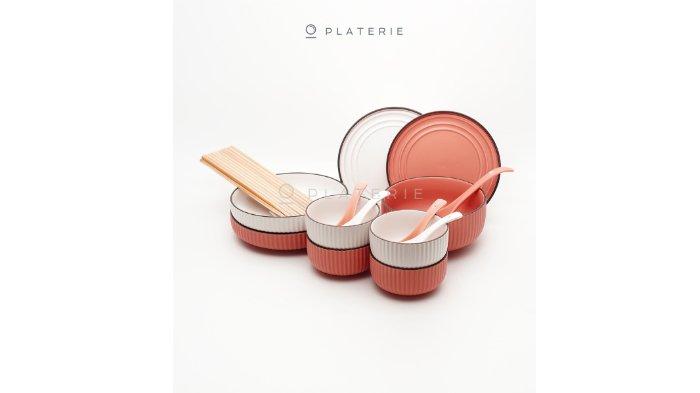 PLATERIE Set Piring Mangkok dengan isian yang bisa dipilih.