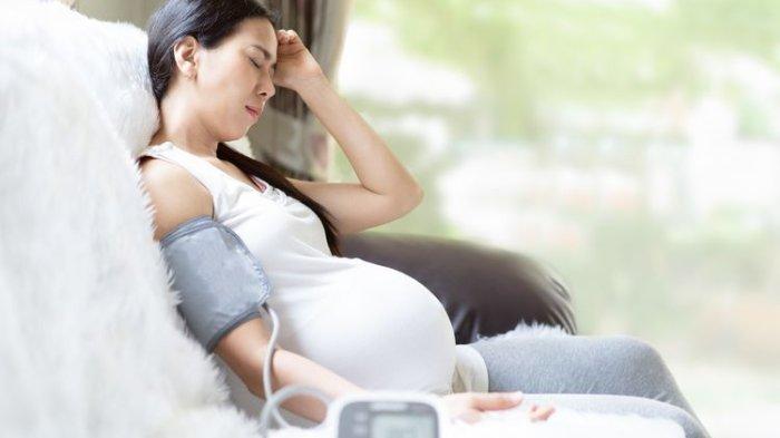 Ilustrasi bumil memiliki gejala Preeklamsia.