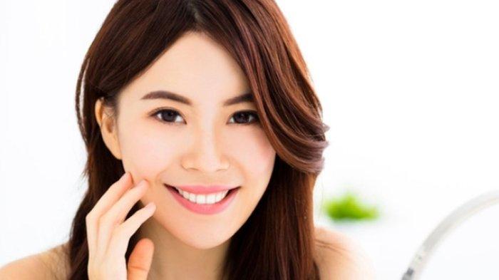 Ilustrasi wanita yang memiliki kulit wajah yang sehat.