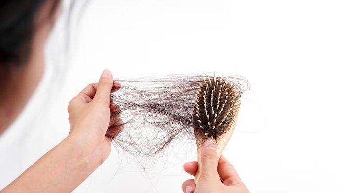 Rambut rontok bisa diatasi dengan bahan alami, termasuk bunga telang.