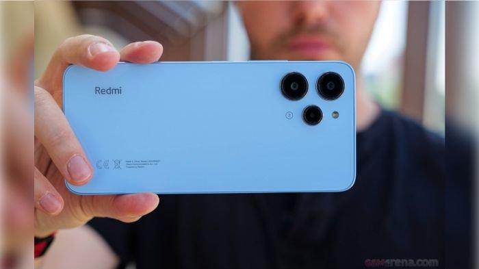 Kamera di bodi belakang Redmi 12