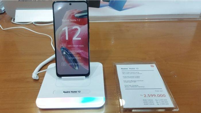 Redmi Note 12, salah satu HP yang hadir berbekal layar AMOLED