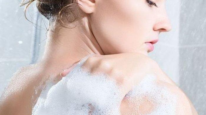 Serupa Tapi Tak Sama, Ternyata Ini Perbedaan Body Wash, Shower Gel, dan ...