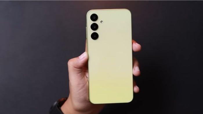 Desain bodi belakang SAMSUNG Galaxy A25 5G