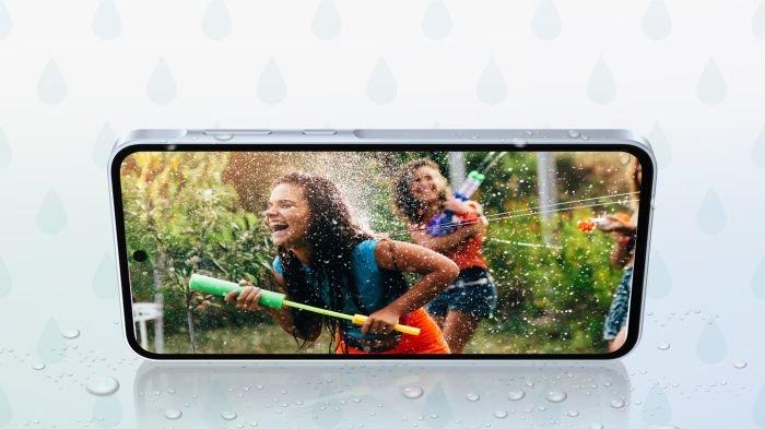 SAMSUNG Galaxy A35 5G punya bodi dengan ketahanan debu dan air IP67