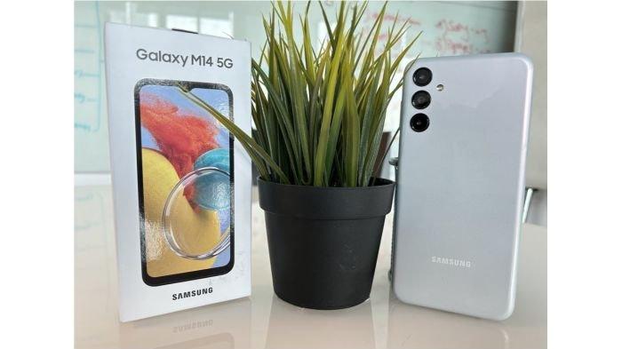 SAMSUNG Galaxy M14 5G opsi warna Silver