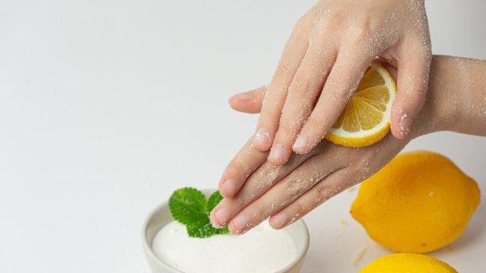 Ilustrasi scrub Alami dengan Air Mawar, Susu, dan Kulit Jeruk