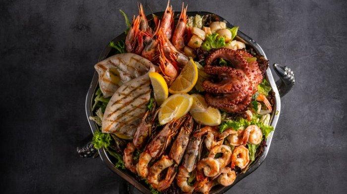 Olahan seafood yang sebaiknya tidak dikonsumsi bersama durian.