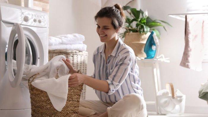 Pastikan mencabut stop kontak atau kabel mesin cuci usai digunakan untuk menjaga performanya tetap bertahan lama.