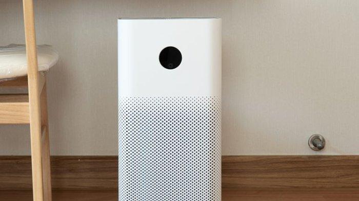 Ilustrasi air purifier yang bisa membantu mengatasi masalah udara kotor, bau hingga spora jamur.