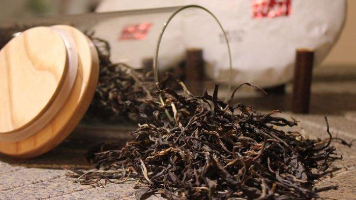 Supaya lebih awet, hindari menyimpan teh di area kompor, suhu panasnya bisa merusak aroma bahkan rasanya.