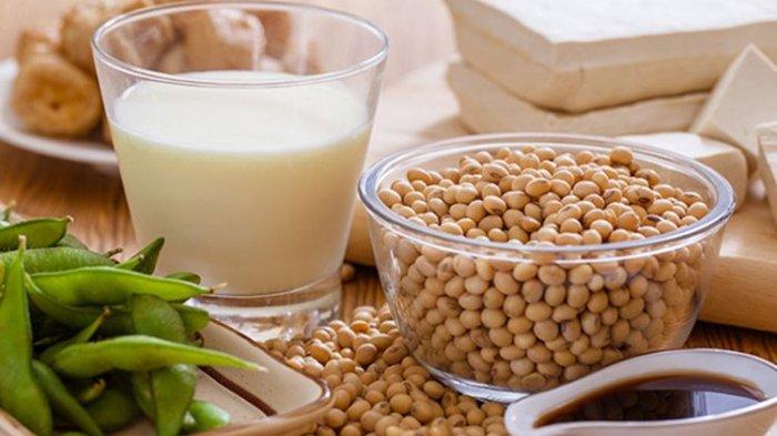 Susu nabati bisa menjadi pilihan minuman yang tepat untuk mengurangi kolesterol.