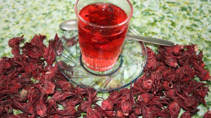 Teh bunga rosella dipercaya ampuh untuk melawan berbagai penyakit yang ada dalam tubuh