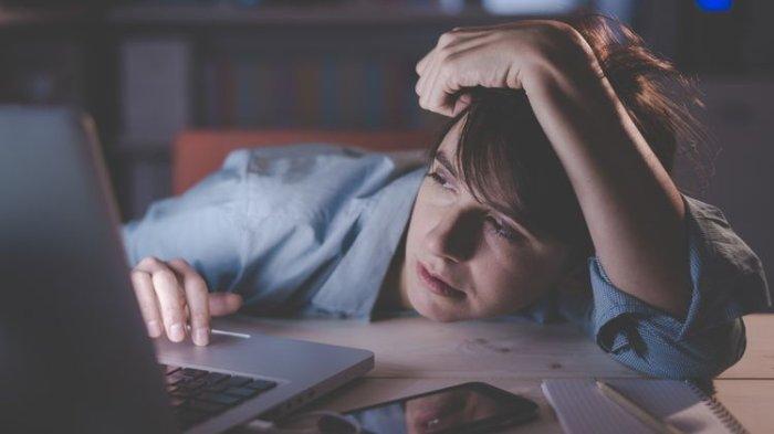 Terlalu lama menatap layar monitor