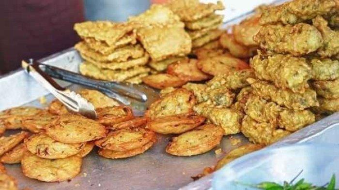 Terlalu sering makan gorengan bisa menyebabkan banyak masalah untuk kesehatan, salah satunya kolesterol.