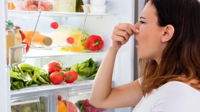 Bau kulkas bisa diatasi dengan bubuk kopi.