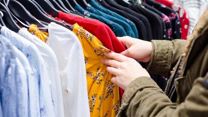 Usai membeli baju bekas atau thrift jangan asal pakai, sebaiknya dibersihkan secara tuntas.