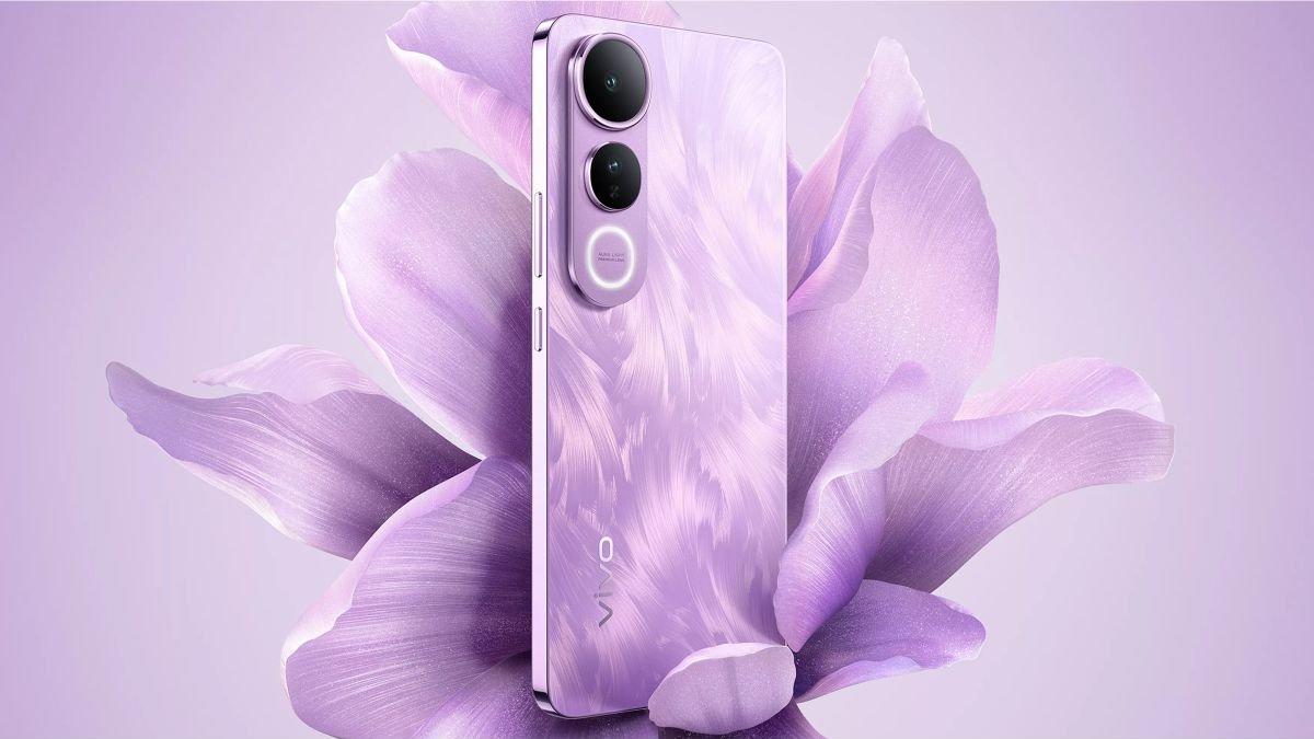 vivo V50 Lite 4G dalam varian kelir So Purple, resmi di Indonesia dengan banderol Rp 3 jutaan