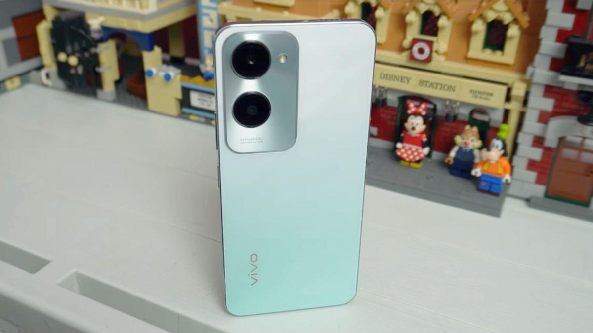 Desain stylish dan elegan vivo Y18, banderolnya cuma Rp 1 jutaan