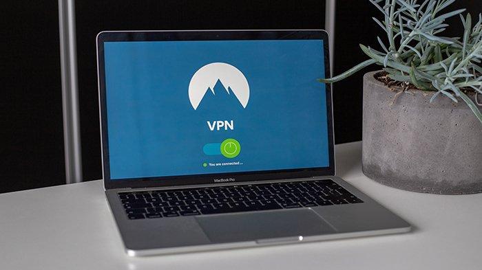 Saat kamu menggunakan VPN sebagai jaringan pribadi, maka akan terbebas dari hambatan lemot.
