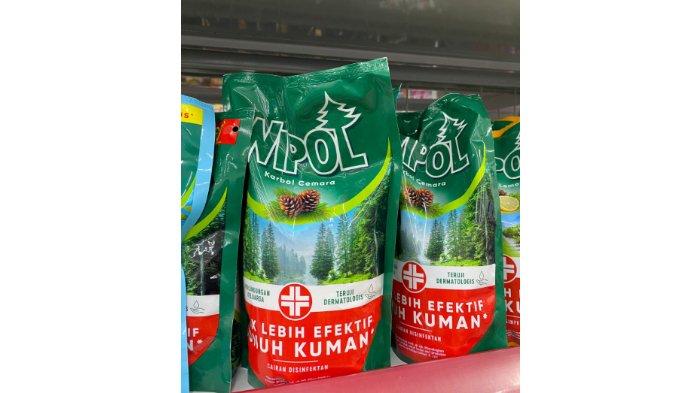 Wipol Pembersih Lantai Karbol Cemara 750 ml 
