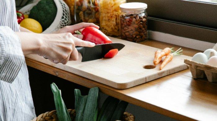 Sitrun bisa digunakan sebagai disinfektan telenan kayu agar terhindar dari bakteri dan kuman