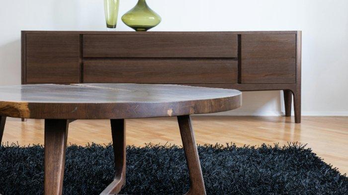 Pindahkan furnitur sebelum membersihkan plafon.