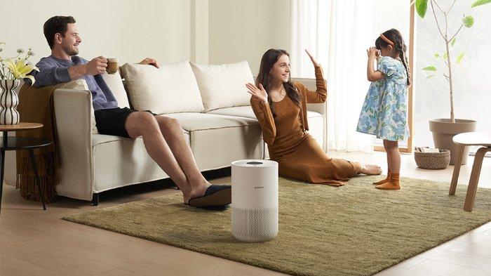 Ilustrasi penggunaan Air Purifier di ruang keluarga