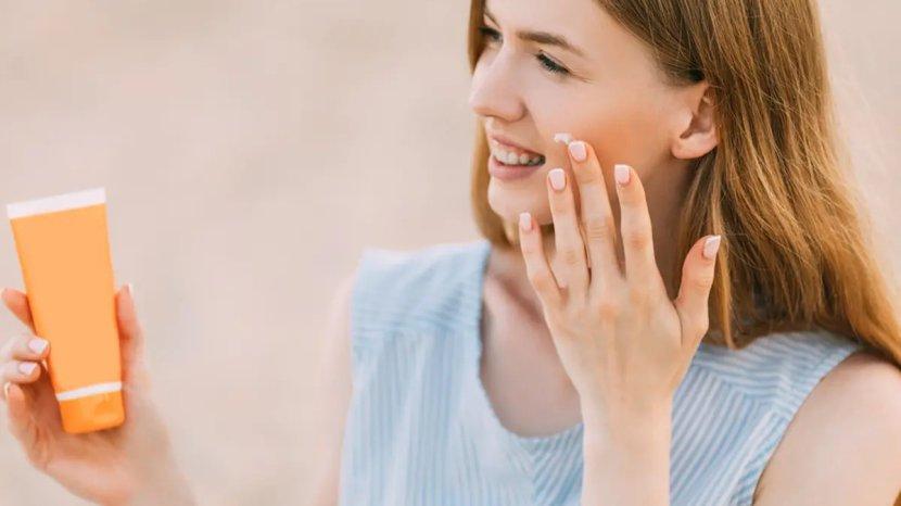 20 Daftar Sunscreen Matte yang Aman Buat Kulit Berminyak Hingga Berjerawat