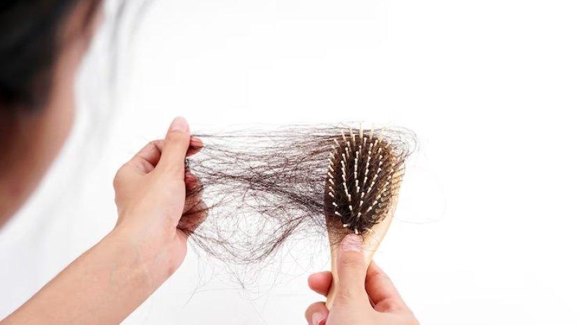 Rambut Sering Rontok Bikin Resah? Ini 5 Masker Alami yang Bisa Jadi Solusi