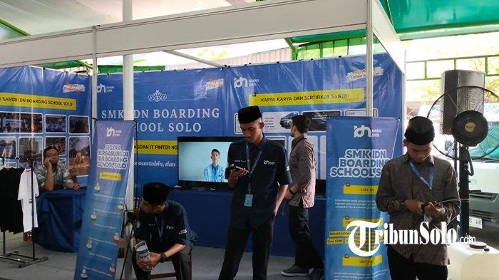 Suasana Islamic Edu Fair (IeF) 2023 di Goro Assalam Hypermart, Pabelan, Sukoharjo.