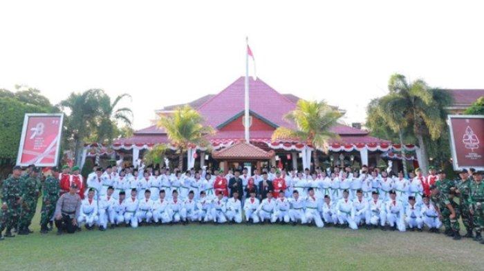 70 Paskibraka Kabupaten Klaten tahun 2023 yang resmi dikukuhkan di Halaman Pendopo Pemkab Klaten, Selasa (15/8/2023)