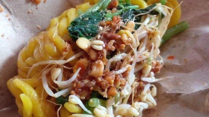 Mie Pentil salah satu kuliner khas Wonogiri yang enak.