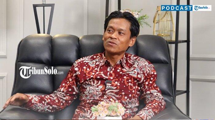 JALAN KAKI 540 KM - Anggota DPR RI Didik Haryadi saat podcast bersama TribunSolo.com, Sabtu (15/2/2025). Didik menunaikan nadzarnya berjalan kaki sejauh 540 KM dari Jakarta hingga Boyolali lantaran terpilih sebagai anggota DPR RI. Sang istri turut mendampingi dan setia menemani.