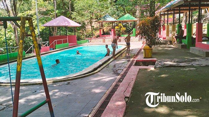 WISATA DI SUKOHARJO - Suasana wahana air di wisata alam Batu Seribu, Sabtu (9/12/2023).