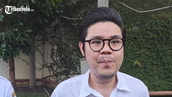 KAESANG BELUM PAMIT - Bos Persis Solo, Kevin Nugroho saat ditemui awak media di Loji Gandrung, Kamis (5/6/2025). Ia memastikan Kaesang Pangarep masih menjadi salah satu pemilik saham. Hal ini dibuktikan dari datangnya ia ke Kongres PSSI, Rabu (4/6/2025).