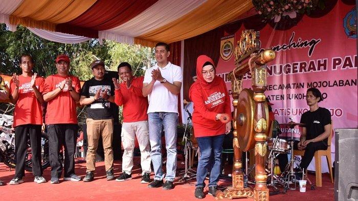 Bupati Sukoharjo, Etik Suryani, secara resmi meresmikan Badan Usaha Milik Desa (BUMDes) Palur di Kecamatan Mojolaban, Kabupaten Sukoharjo, pada Minggu (28/7/2024).