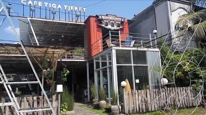 Cafe Tiga Tjeret yang bergaya urban.