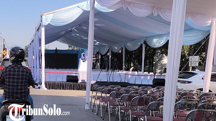 SAMBUT PRESIDEN - Tenda acara peresmian Koperasi Merah Putih Desa Bentangan terpasang di Jalan Pakis-Daleman, Kecamatan Wonosari, Kabupaten Klaten. Presiden Prabowo dijadwalkan akan meresmikan langsung Koperasi Desa Merah Putih pada besok Senin (21/7/2025) (Tribun Solo / Zharfan Muhana)