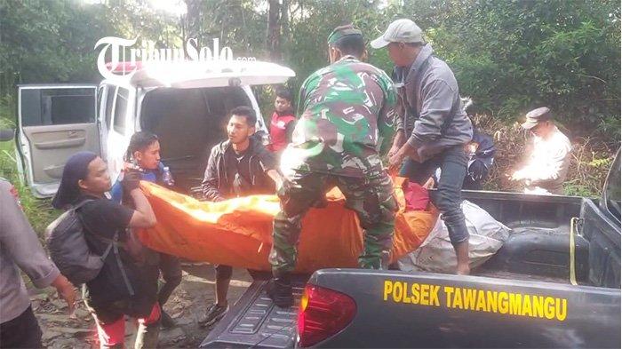 JENAZAH SUDAH TURUN. Evakuasi seorang pendaki Gunung Lawu yang meninggal dunia di Pos 3 Cemoro Kandang Karanganyar. Kepala Pelaksana Harian BPBD Kabupaten Karanganyar, Hendro Prayitno mengatakan awalnya korban berangkat mendaki bersama rombongan yang berjumlah 23 orang pada Sabtu (10/5/2025) sore.