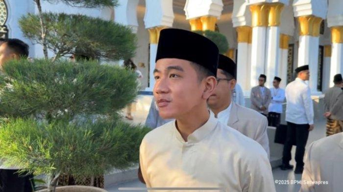 IDUL ADHA - Wakil Presiden RI Gibran Rakabuming Raka, usai Salat Idul Adha 1446 H di Masjid Raya Sheikh Zayed, Solo, Jumat (6/6/2025).