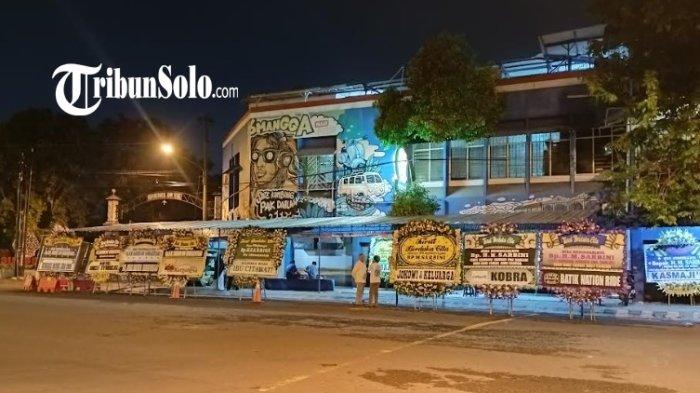 BERPULANG : Pemilik warung sate kambing Sumber Dahlan, HM Sarbini tutup usia, Sabtu (15/2/2025). HM Sarbini dikenal sebagai sosok yang hangat kepada siapa saja baik tetangga maupun pelanggan warung sate kambing milik almarhum.