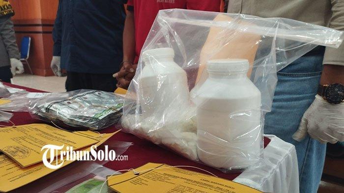 OBAT KERAS - Ilustrasi obat keras. Seorang pemuda asal Kabupaten Sukoharjo diamankan polisi karena mengedarkan obat keras di wilayah Wonogiri. Ia ditangkap  pada Selasa (13/5/2025) sekitar pukul 16.45 WIB di wilayah Kecamatan Manyaran.