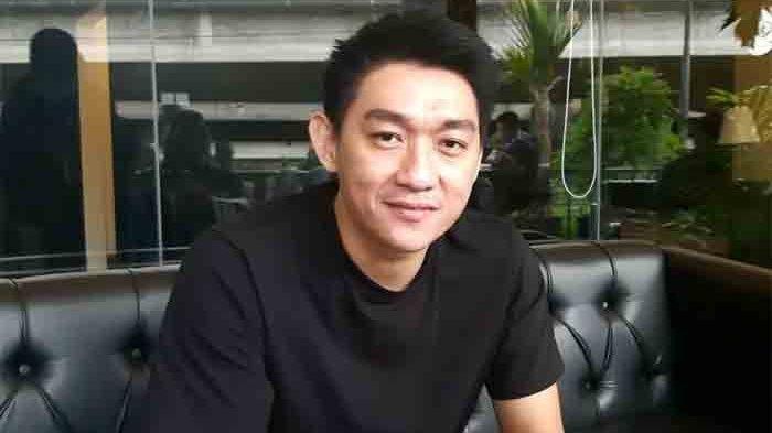 IFAN JADI DIRUT - Potret Ifan Seventeen saat berada di Jatinegara, Jakarta Timur, Senin (15/2/2021). Jabat Dirut PFN, Ifan Seventeen tuai sorotan dari netizen.