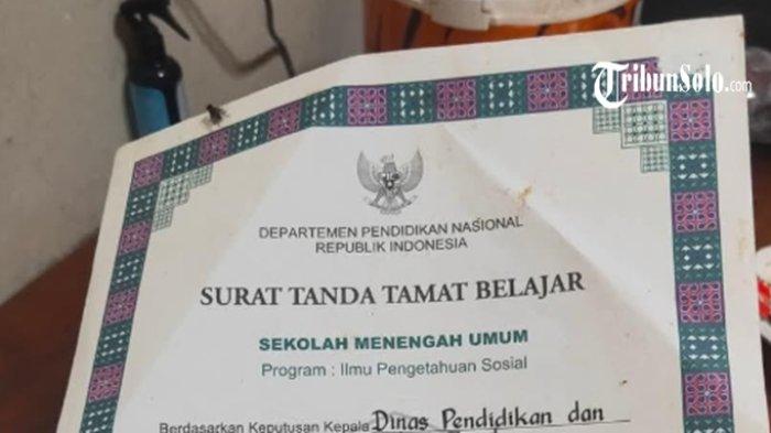 IJAZAH - Ilustrasi surat ijazah, beberapa waktu lalu. Dugaan penahanan ijazah terhadap bekas pegawai oleh salah satu restoran di Kota Solo mencuat pada awal Mei 2025 ini.
