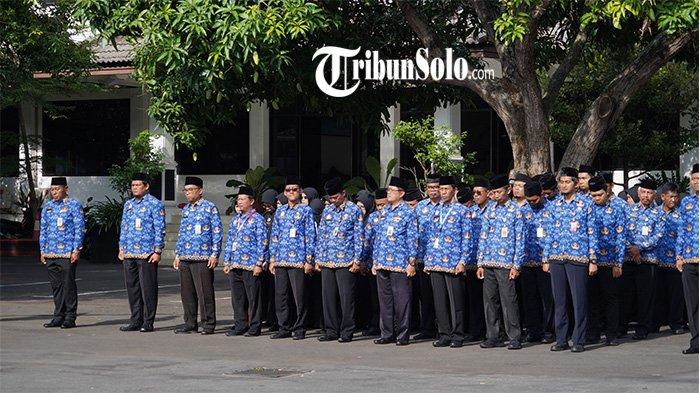 BIKIN KECEWA : Ilustrasi ASN di Wonogiri, beberapa waktu lalu. Pengangkatan Calon Pegawai Negeri Sipil (CPNS) dan Pegawai Pemerintah dengan Perjanjian Kerja (PPPK) diundur membuat peserta lolos kecewa. 