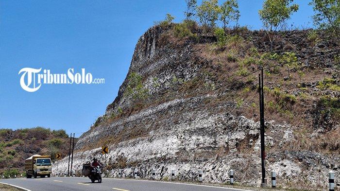 CUACA TAK MENENTU - Ilustrasi cuaca panas di Soloraya. Cuaca di wilayah Kota Solo dan sekitarnya sepanjang Mei 2025 ini tidak menentu. Pada siang hari, warga Solo Raya dihadapkan dengan cuaca panas terik. Namun, ketika menjelang sore hingga malam hari, tiba-tiba dilanda hujan deras, bahkan terkadang disertai angin kencang.