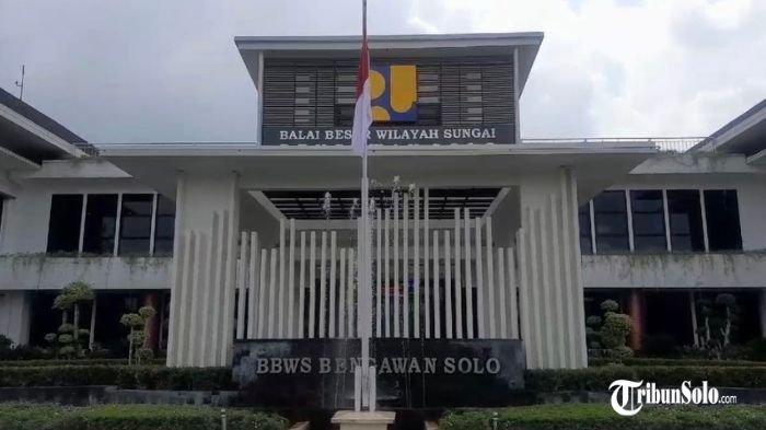 BBWSBS TERDAMPAK EFISIENSI : Ilustrasi kantor Balai Besar Wilayah Sungai Bengawan Solo (BBWSBS), difoto belum lama ini. Sebanyak 99 pekerja outsourcing maupun Honorer (Kontrak) BBWSBS yang bertugas di Pos Hidrologi terdampak efisiensi.